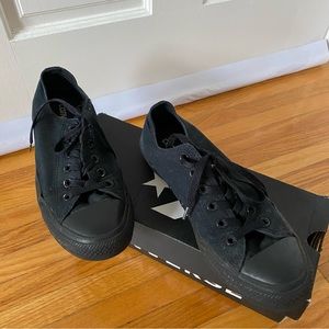 COPY - black low top converse